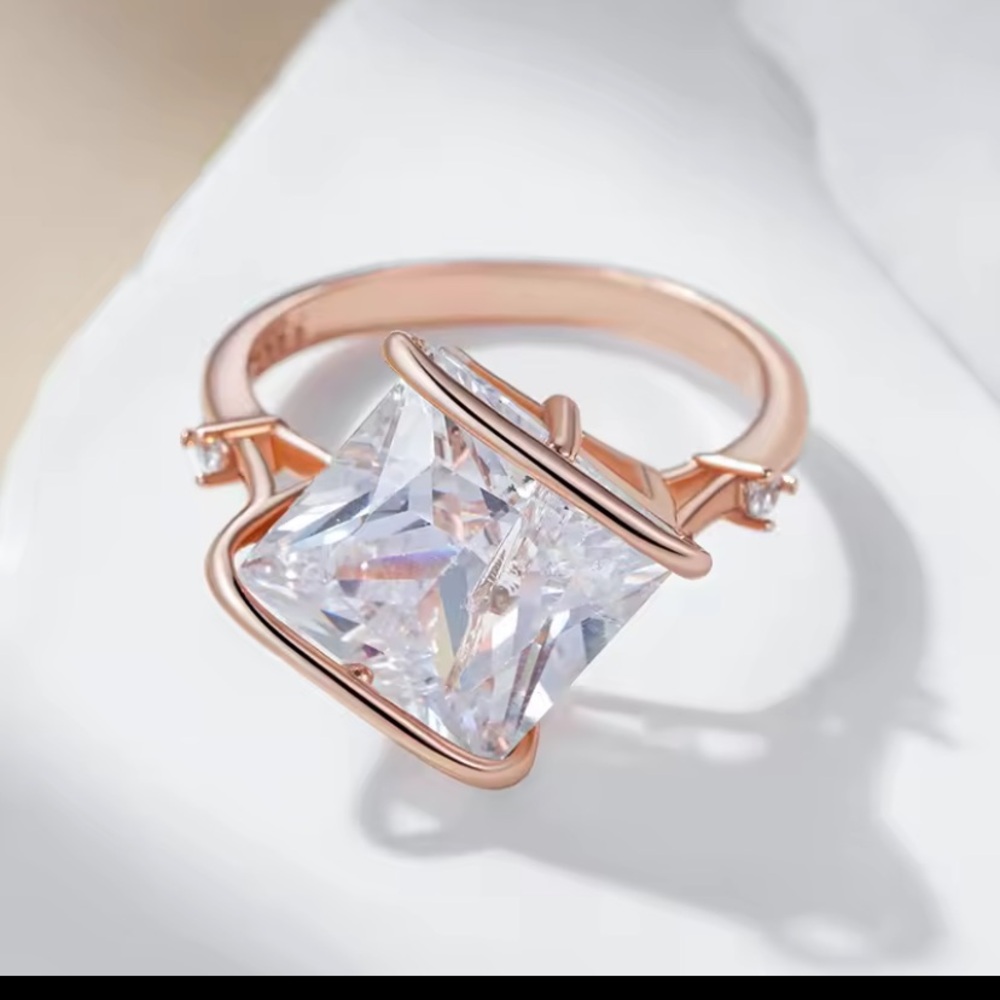 14k/585 Rose Gold Ring Plated with White Sapphire Gemstone Stamped 585 RG